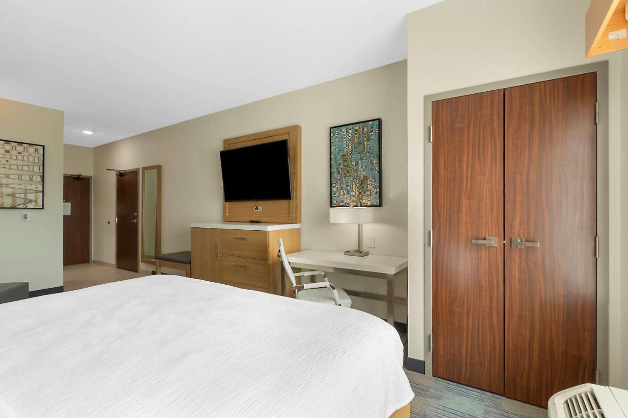 La Quinta Inn & Suites By Wyndham Coralville Iowa City Dış mekan fotoğraf